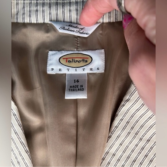 Talbots bundle 6 piece women’s high quality Italian  blazer and knit shirts - Picture 3 of 13